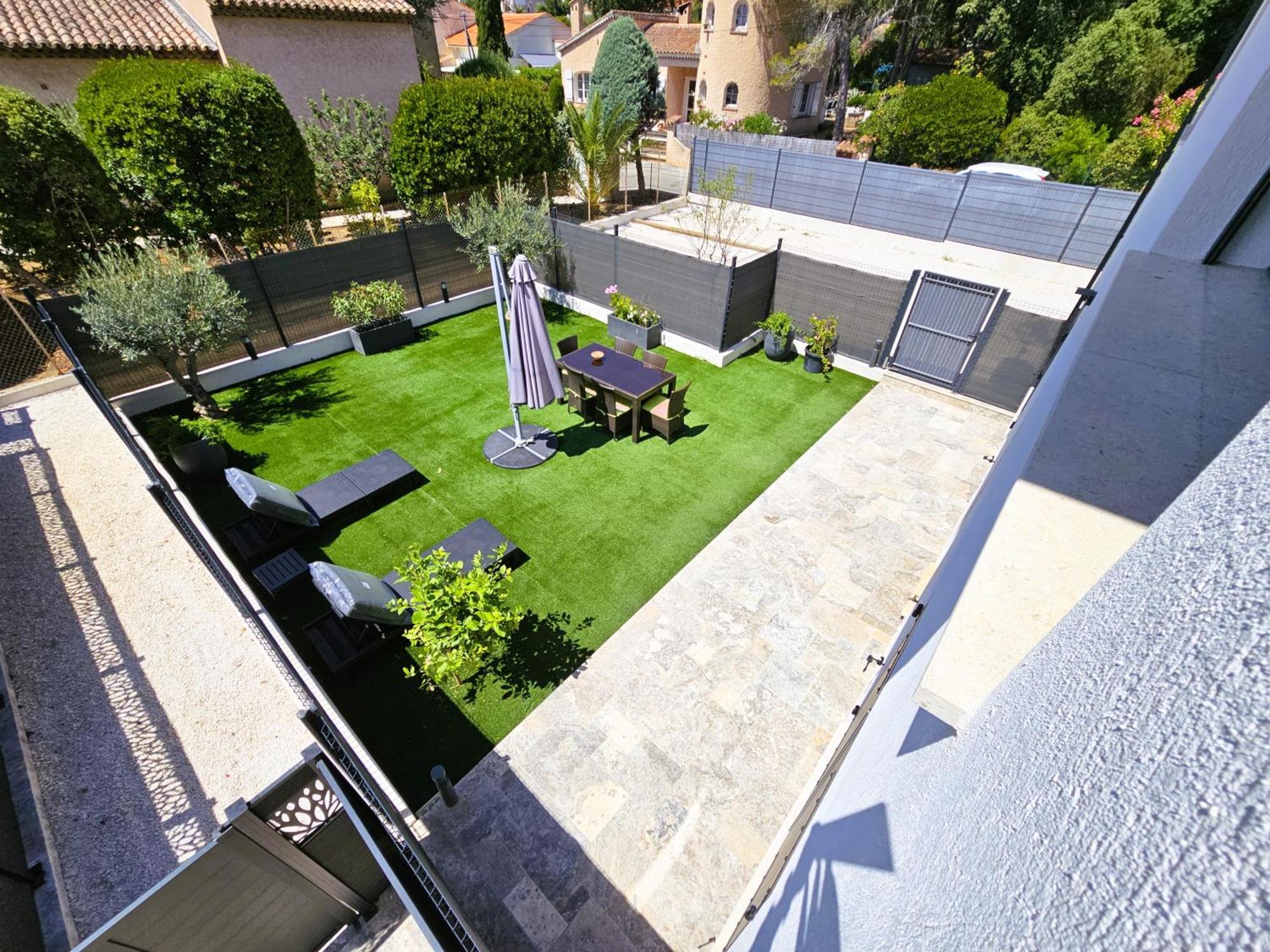 Etoile Du Berger Saint Aygulf 3 Villas Et 4 Appartements Jardin Individuel Et Piscine Chauffee En Saison - La Mer Et Les Plages 450 M Εξωτερικό φωτογραφία