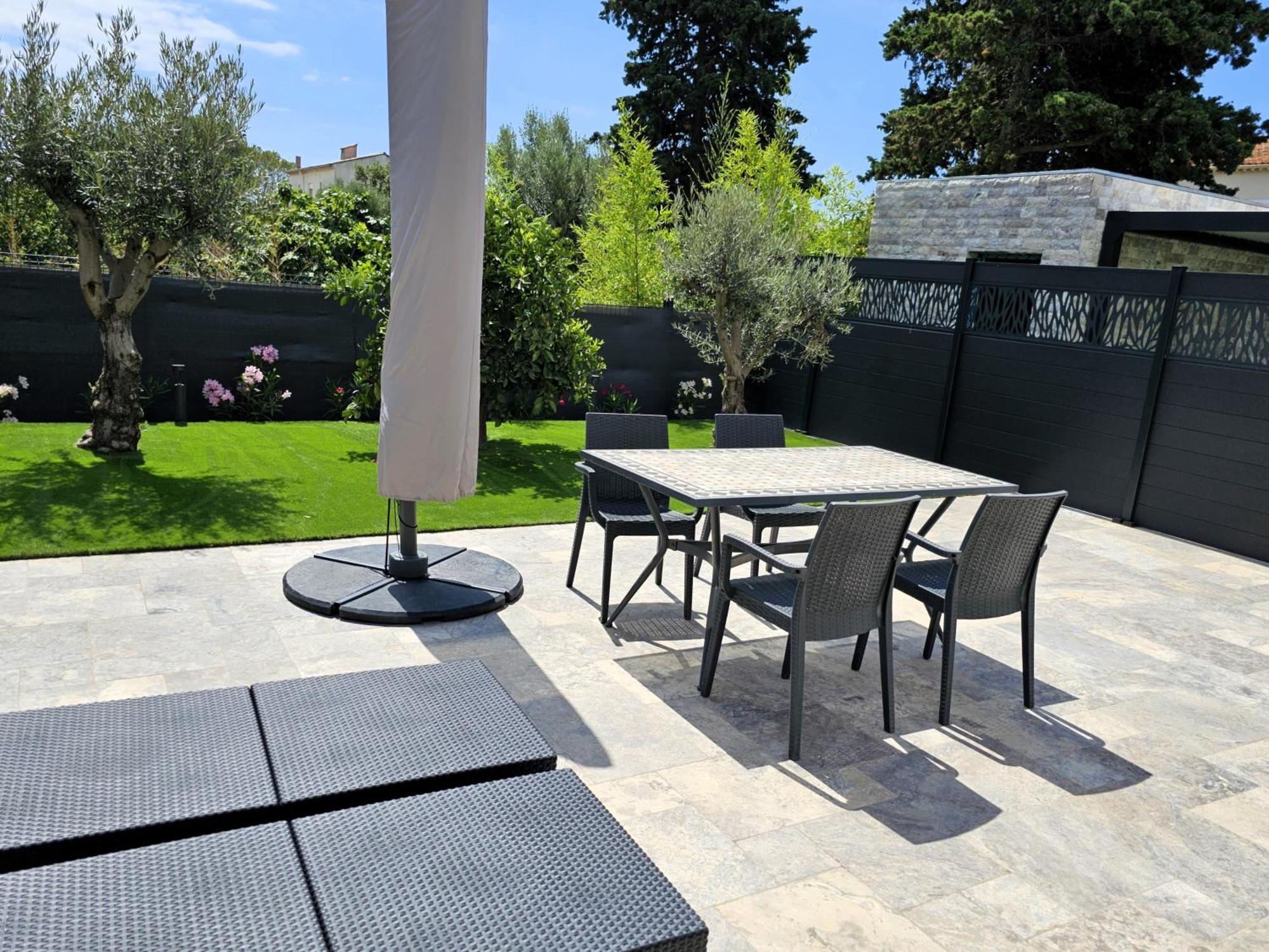 Etoile Du Berger Saint Aygulf 3 Villas Et 4 Appartements Jardin Individuel Et Piscine Chauffee En Saison - La Mer Et Les Plages 450 M Εξωτερικό φωτογραφία