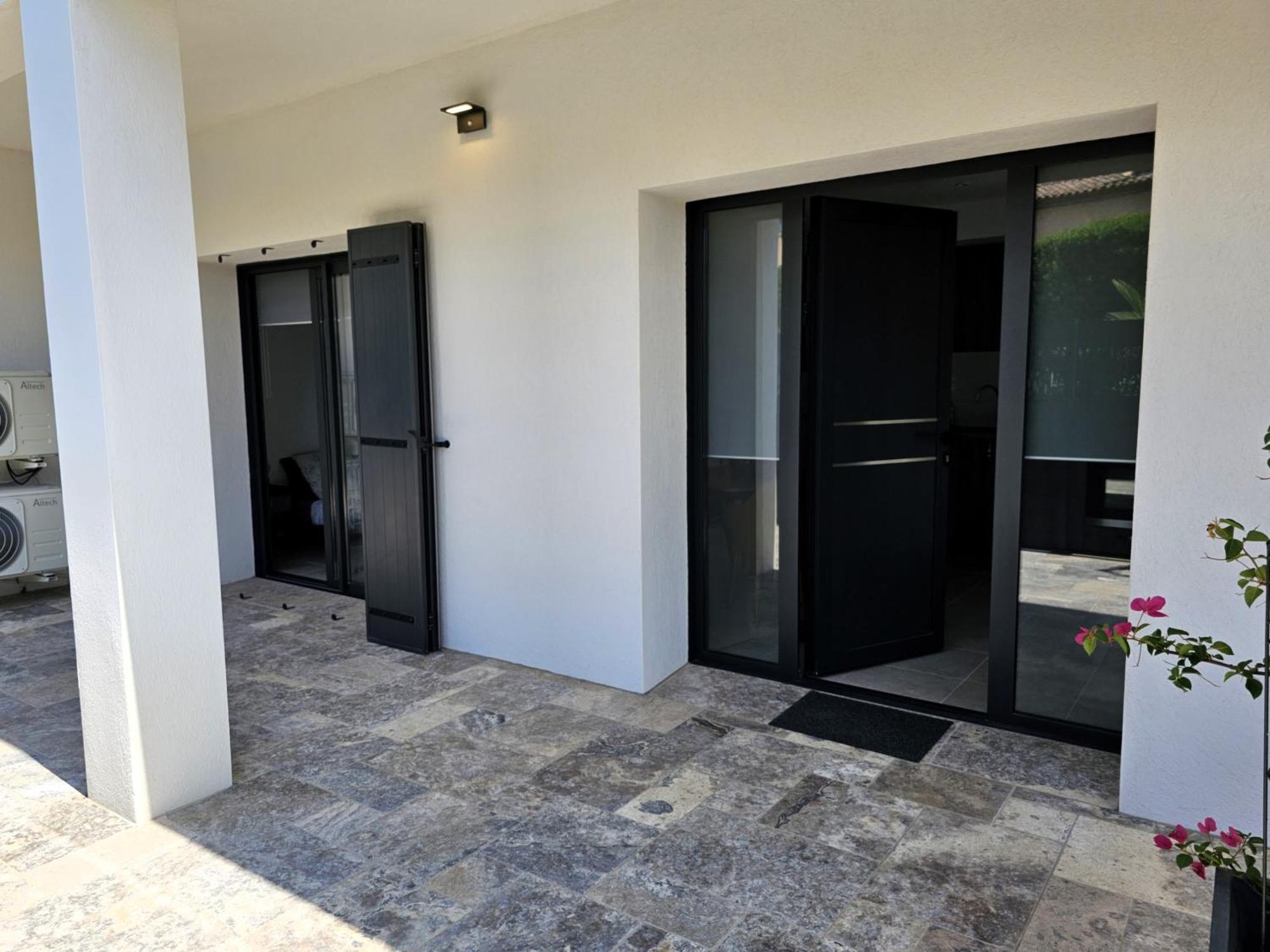 Etoile Du Berger Saint Aygulf 3 Villas Et 4 Appartements Jardin Individuel Et Piscine Chauffee En Saison - La Mer Et Les Plages 450 M Εξωτερικό φωτογραφία