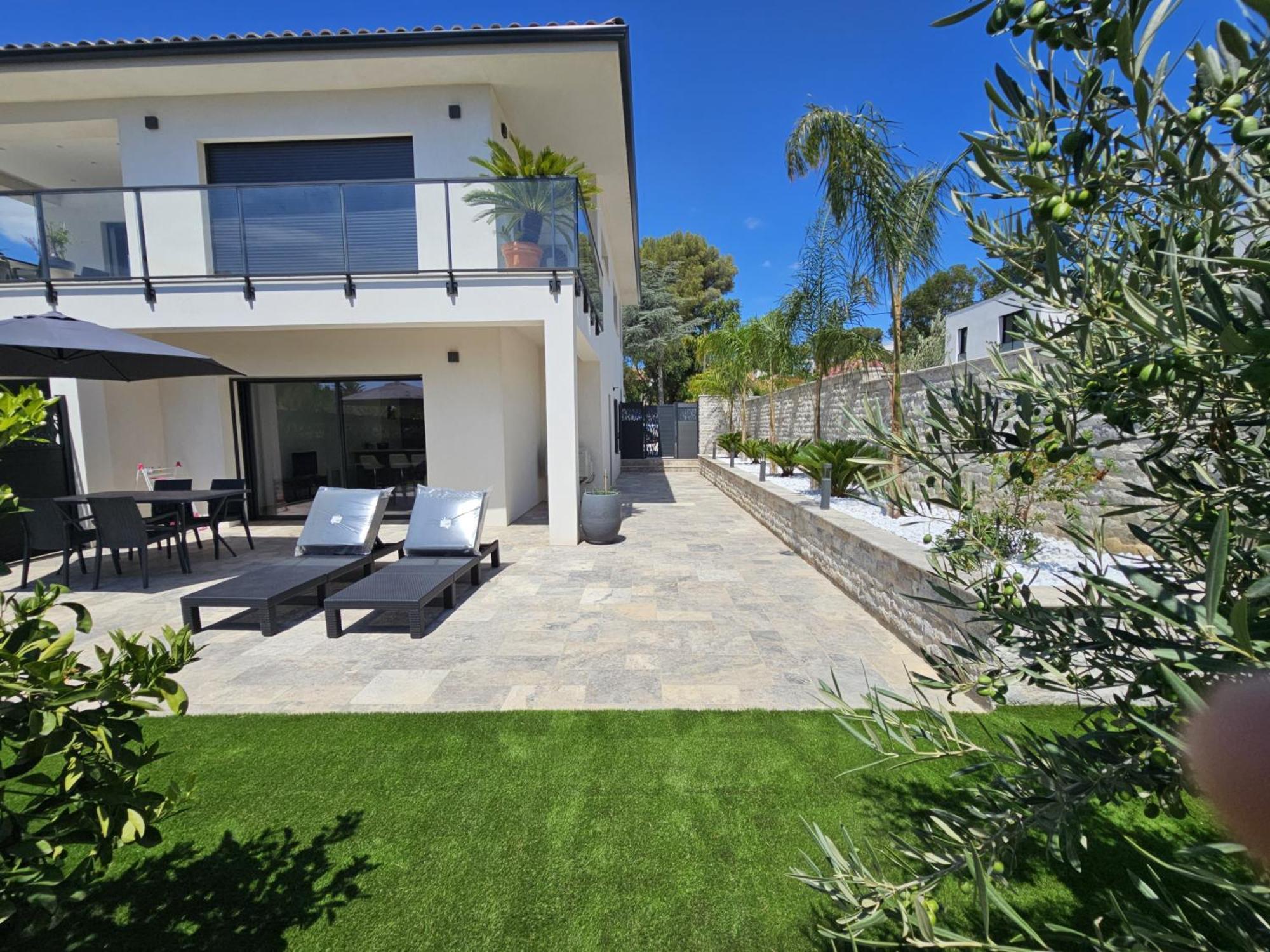 Etoile Du Berger Saint Aygulf 3 Villas Et 4 Appartements Jardin Individuel Et Piscine Chauffee En Saison - La Mer Et Les Plages 450 M Εξωτερικό φωτογραφία