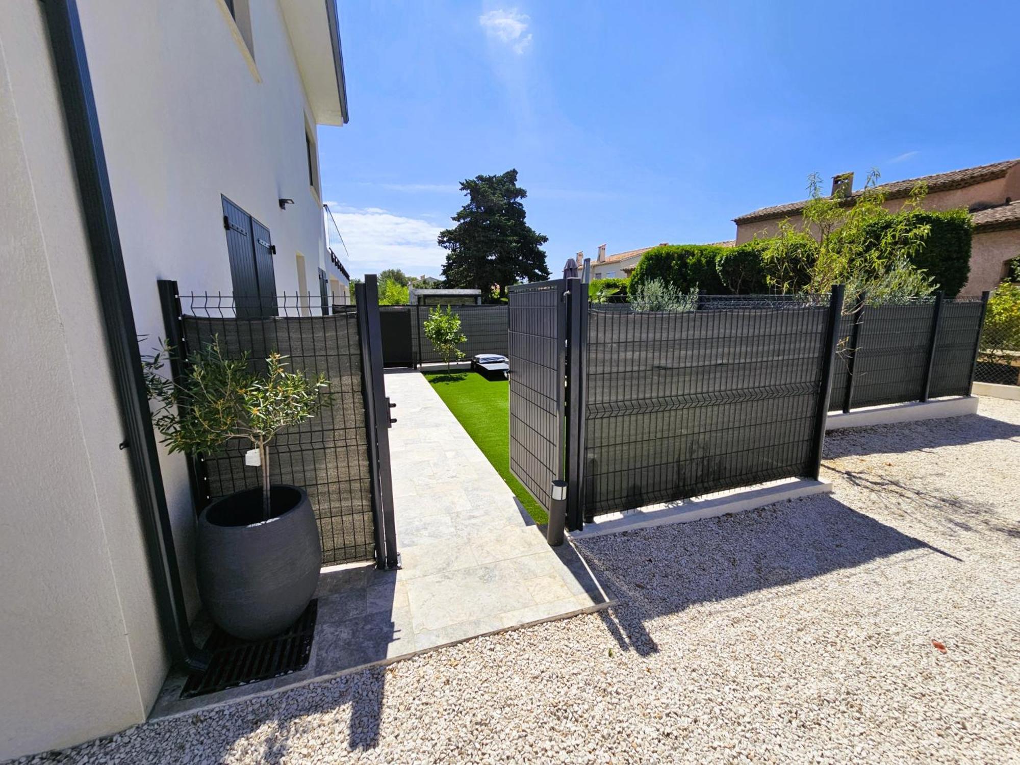 Etoile Du Berger Saint Aygulf 3 Villas Et 4 Appartements Jardin Individuel Et Piscine Chauffee En Saison - La Mer Et Les Plages 450 M Εξωτερικό φωτογραφία
